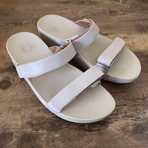 FitFlop Womens Vernita Sandal Sz 10 Taupe Two Strap Slip On Toning Comfort Shoe